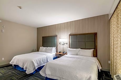 Queen Room with Two Queen Beds - Mobility Access/Non-Smoking