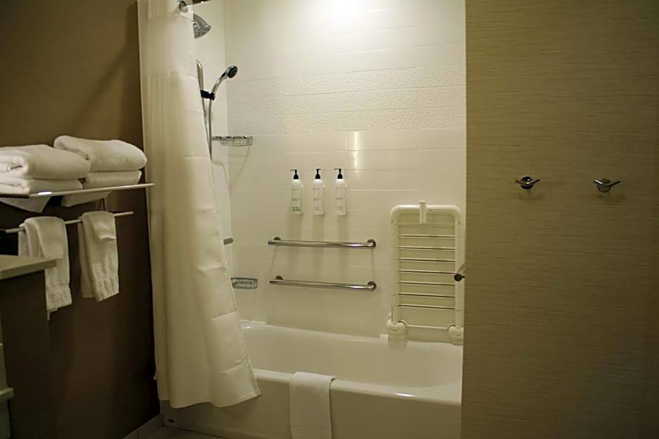 Fairfield Inn & Suites by Marriott Detroit Lakes