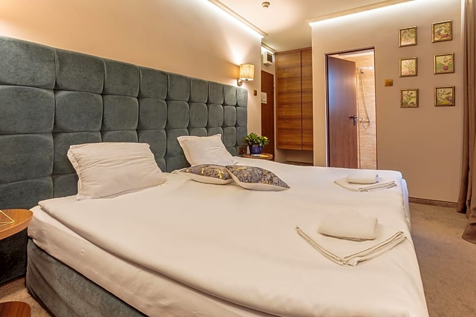 Хотел МИКАДО - онлайн self check-in