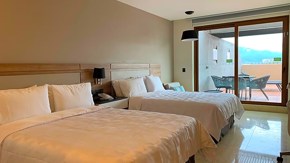 Holiday Inn & Suites Puerto Vallarta Marina & Golf By IHG