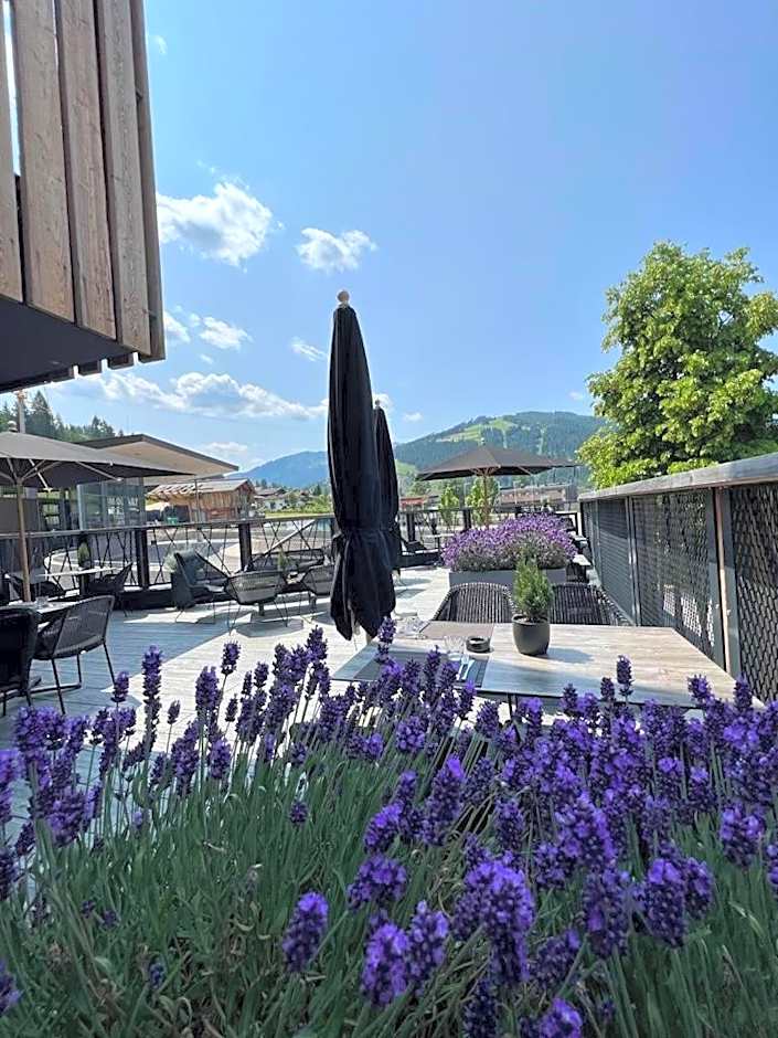 ALMMONTE PRÄCLARUM SUITES - Casual Boutique Hotel