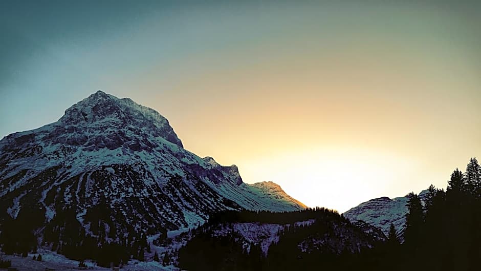 Hinterwies – Ski In / Lodge / Dine