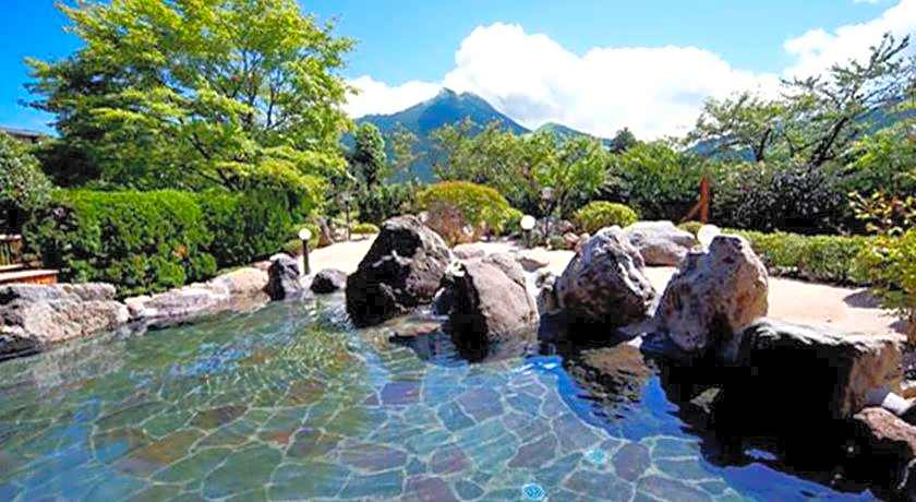 Ryokan Yufuin Sansuikan