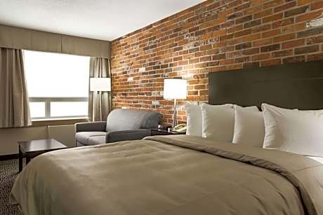 Super 8 by Wyndham Timmins ON