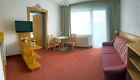 Superior One-Bedroom Apartment with Balcony and Lake View