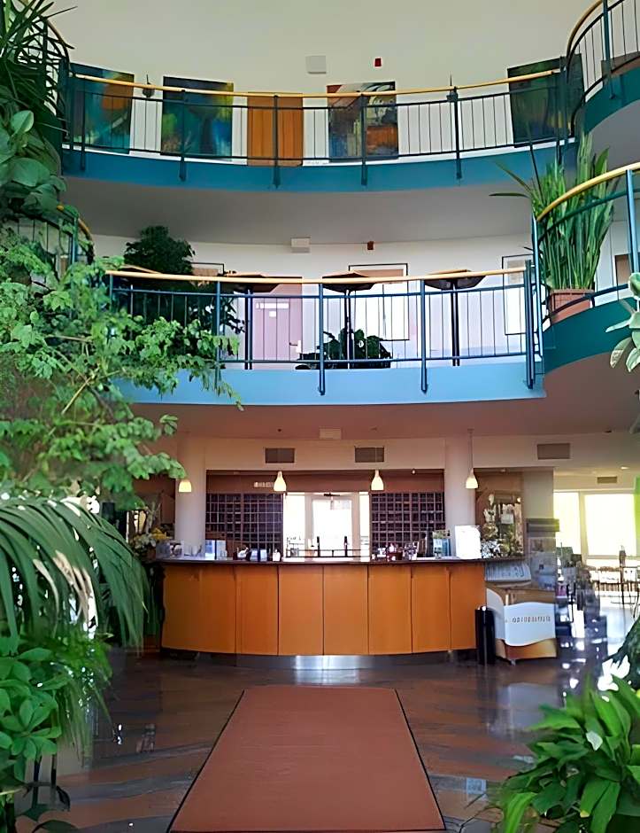 Highway Hotel
