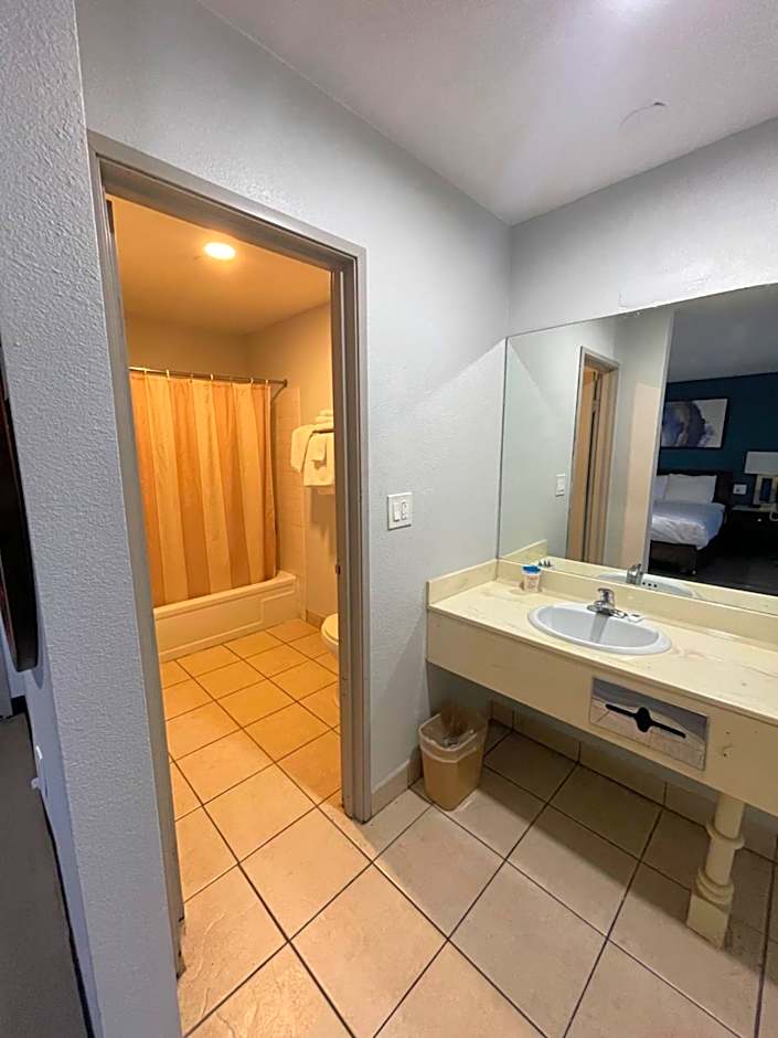 Portside Inn & suites