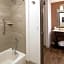 DoubleTree By Hilton Portland Tigard