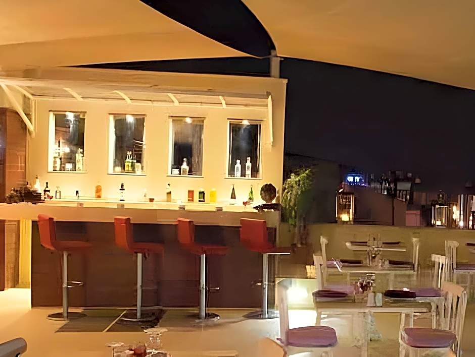 May Park Hotel
