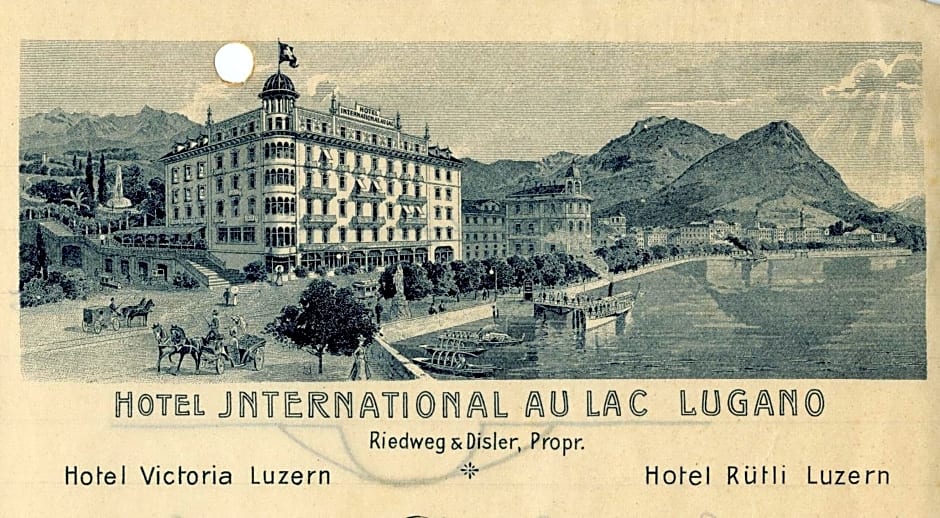 International au Lac Historic Lakeside Hotel