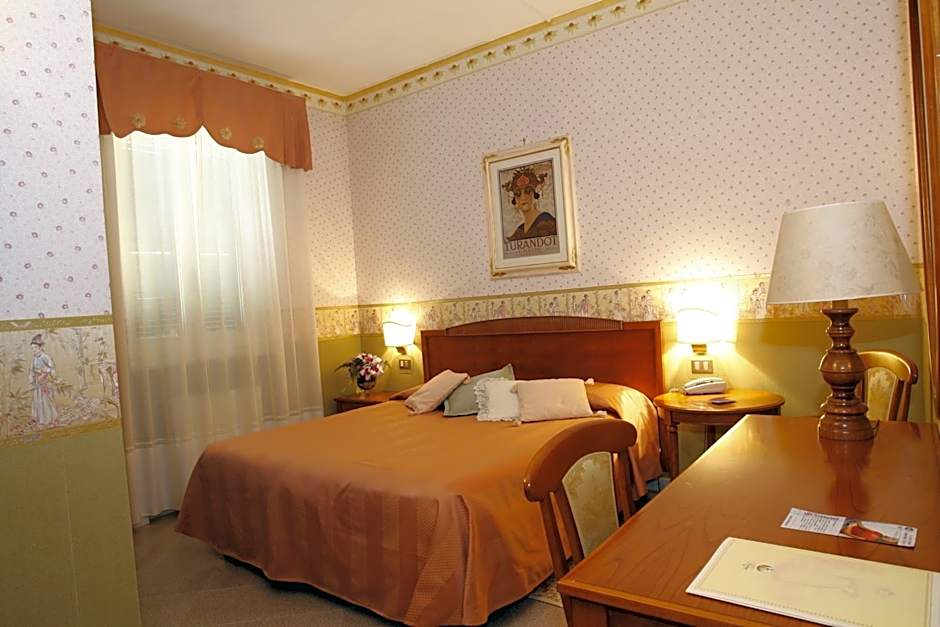 Photo 1 of 5 of Single Room