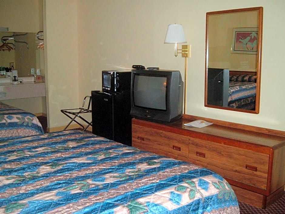 Super 8 by Wyndham Laurel