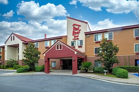 Red Roof Inn & Suites Savannah Airport