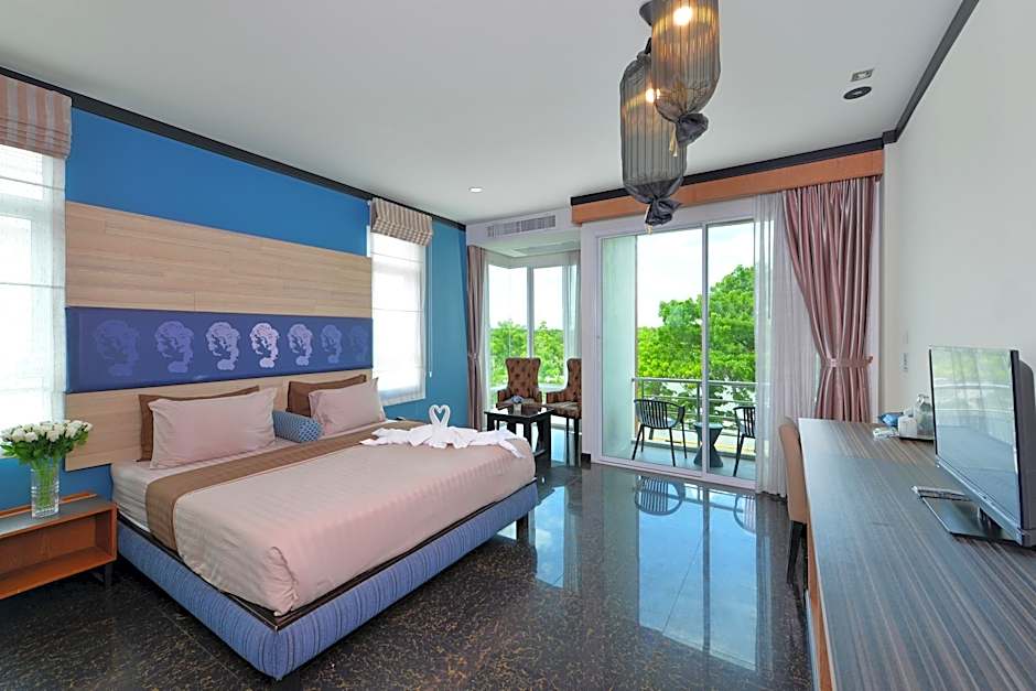 The River Scene Hotel