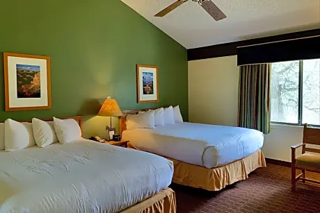 Standard Room, 2 Queen Beds (North)