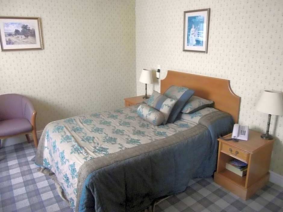 Photo 1 of 5 of Single Room