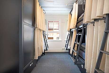 Deluxe Pod in Shared Dorm