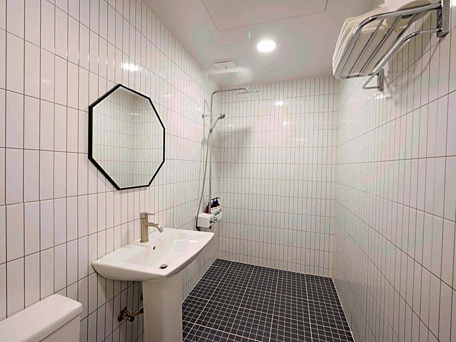 창원 호텔 레오 팔용점