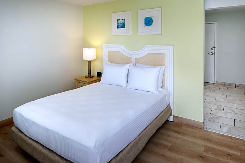 Surfside Hotel and Suites