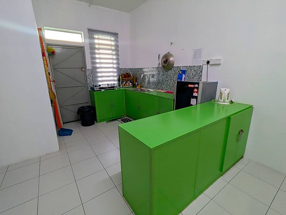 HOMESTAY IBUNDA Sabak Bernam