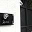 Zeta Rooms