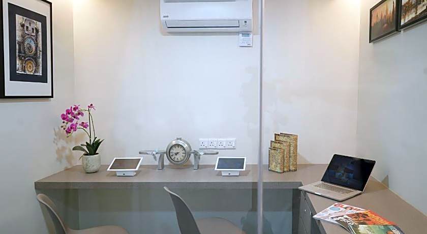 Lighthouse Hotel & Shortstay