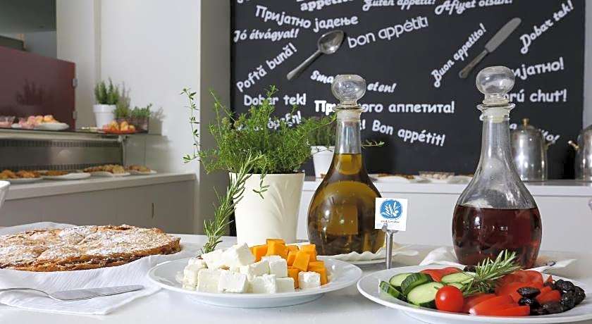 Alexandra Elegance Bridging Generations