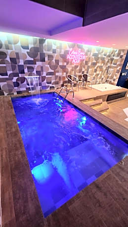 Amaretto Motel - Adults Only