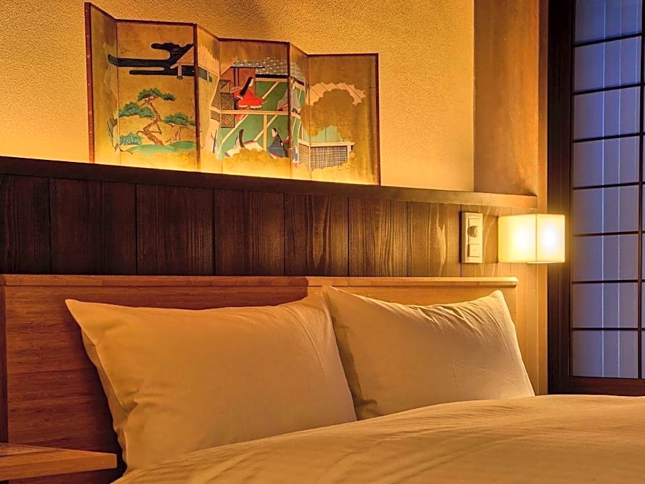 Tsumugi NishinotoinHanayacho