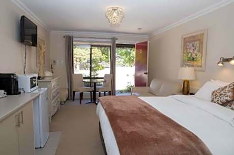 Queen Room