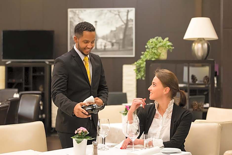 College Garden Hotel