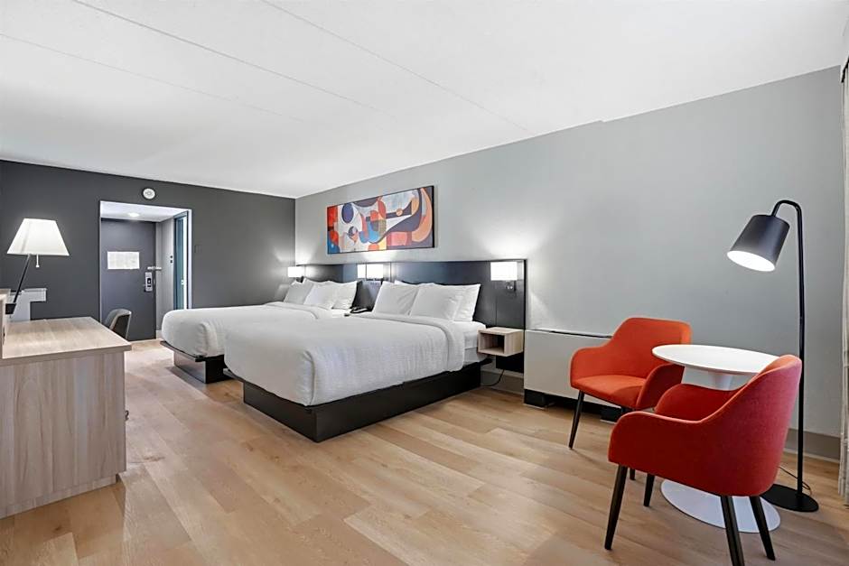 Seven Oaks Hotel Regina, SureStay Collection by Best Western