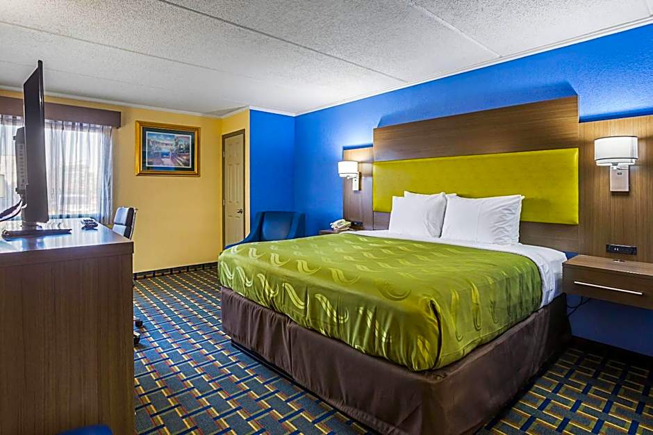 Quality Inn & Suites Near Six Flags East