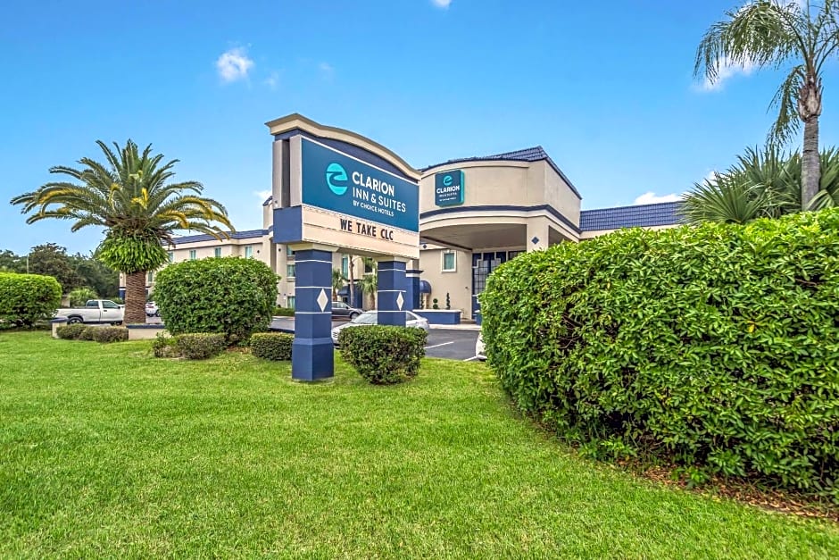 Clarion Inn & Suites Central Clearwater Beach