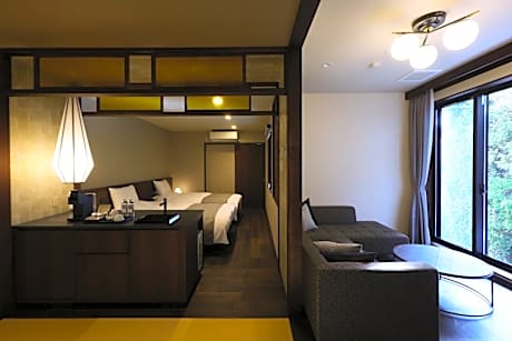 Deluxe Suite with Spa Bath