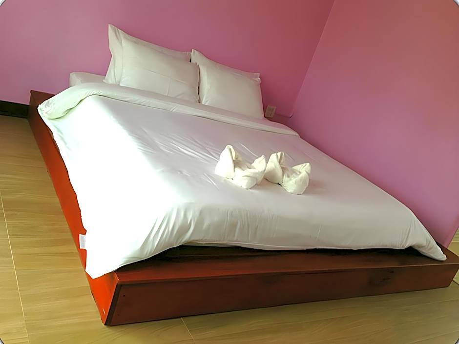 Baan Chom Jan Suan Phung