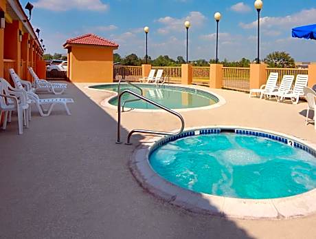 Super 8 by Wyndham Battleboro/Rocky Mount