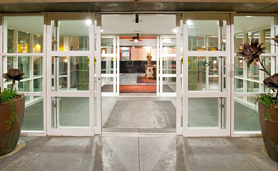 Crowne Plaza Minneapolis West by IHG