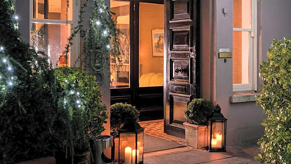 Riverbank House Hotel