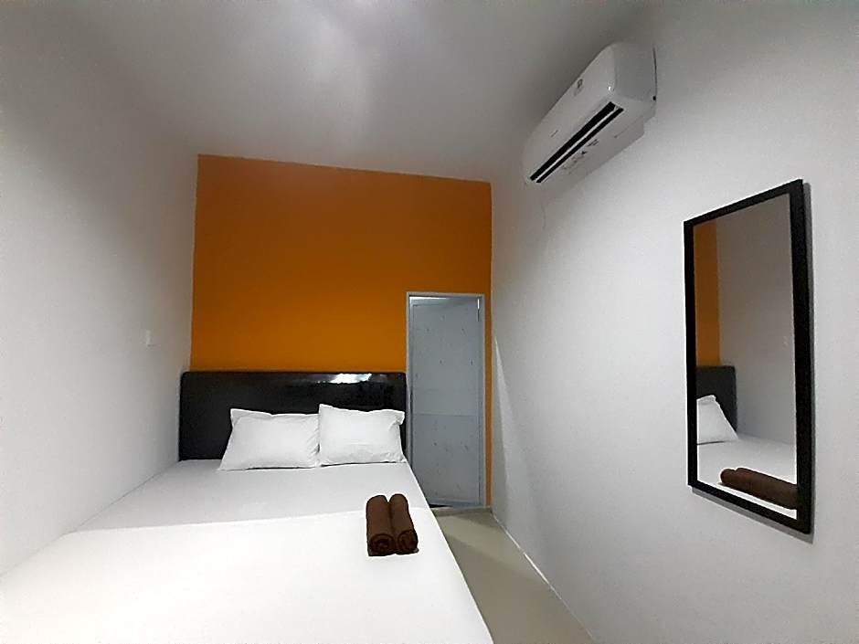 Capital O 93076 Batam Backpacker Guesthouse 2