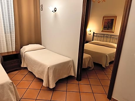 FAMILY STANDARD ROOM