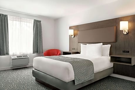 Queen Room - No Pets/Non-Smoking