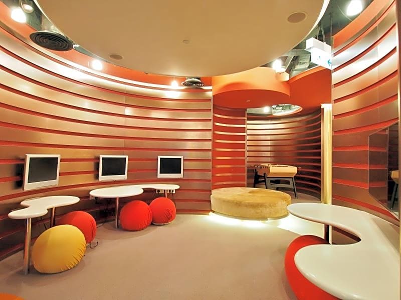 Kowloon Harbourfront Hotel