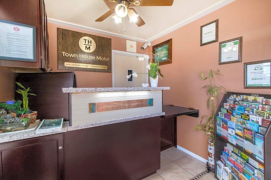 Eureka Town House Motel - Historic Old Town