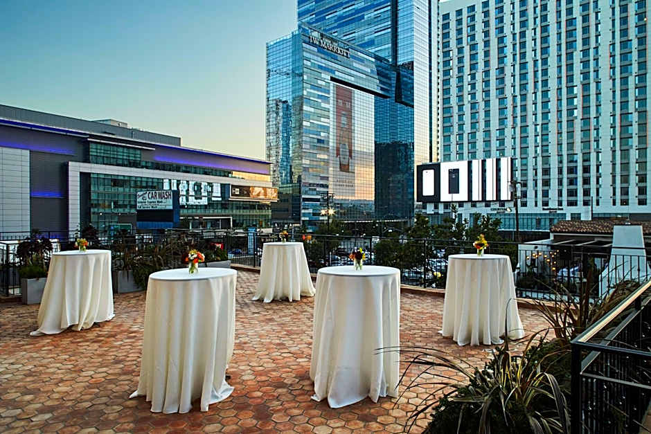 Hotel Figueroa, Unbound Collection by Hyatt