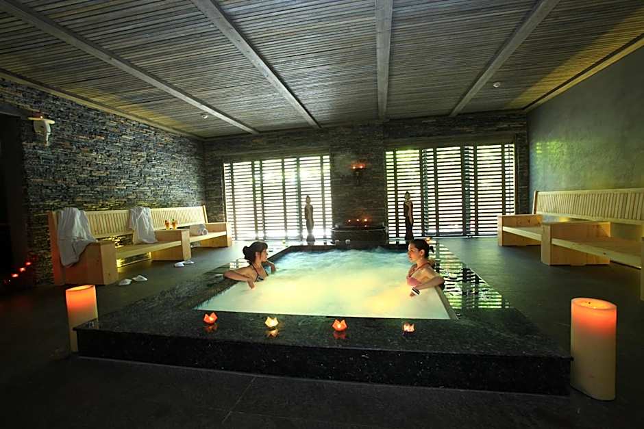 Zeytinada Hotel