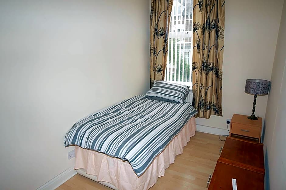 MARLEY MANSIONS APARTMENT - Clarendon