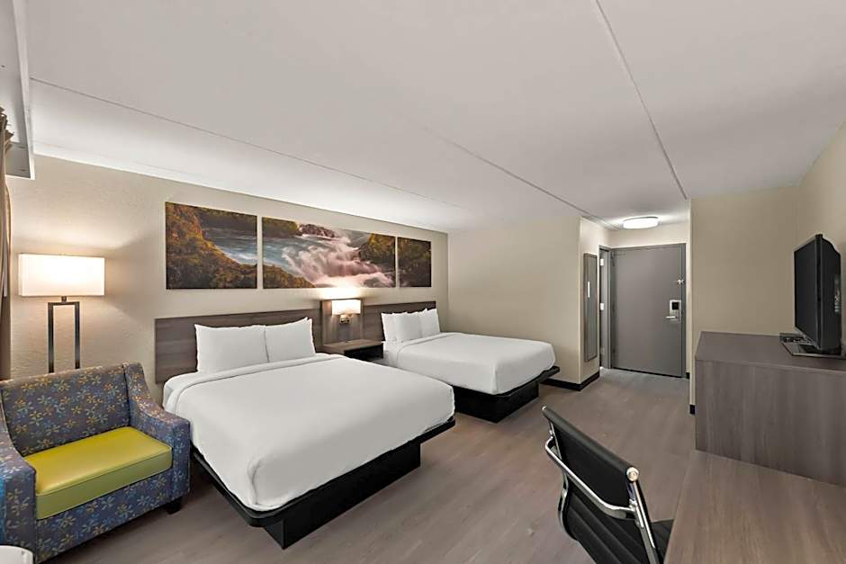 Clarion Pointe Rhinelander Downtown