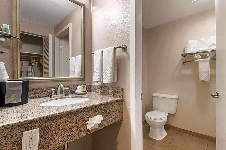 Best Western Plus Wine Country Inn & Suites