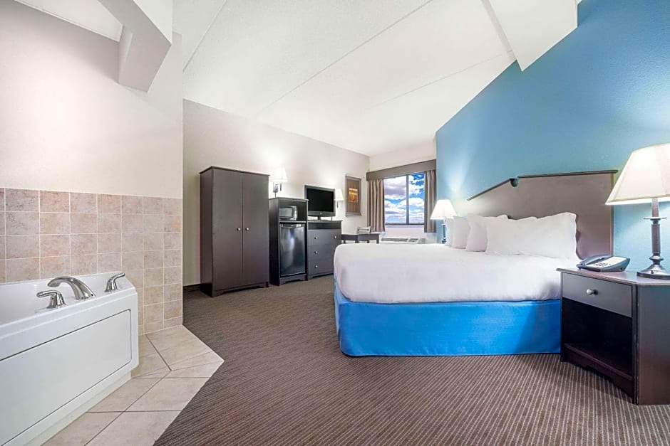 AmericInn by Wyndham Green Bay East